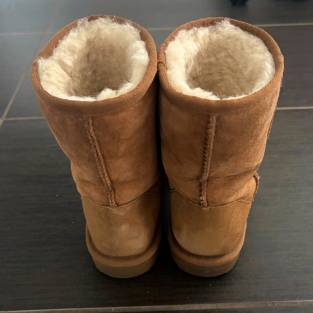 Kirkland Signature Shearling Boots - Picture 6 of 6